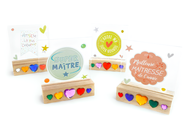 Trophée MERCI Maîtresses, Maîtres, ATSEM, Nounous - Strass : apportez de l'éclat à toutes vos créations - 10doigts.fr