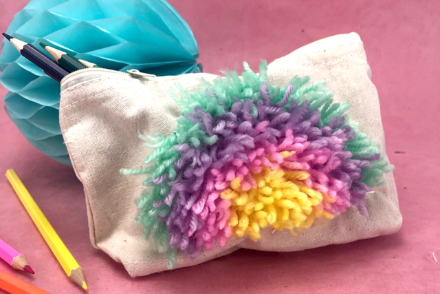 Trousse arc-en-ciel - Fils à tricoter et laines : donnez vie à vos envies créatives - 10doigts.fr