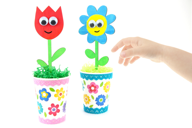 Une jolie fleur pour la fête des parents - Supports plats en bois - 10doigts.fr