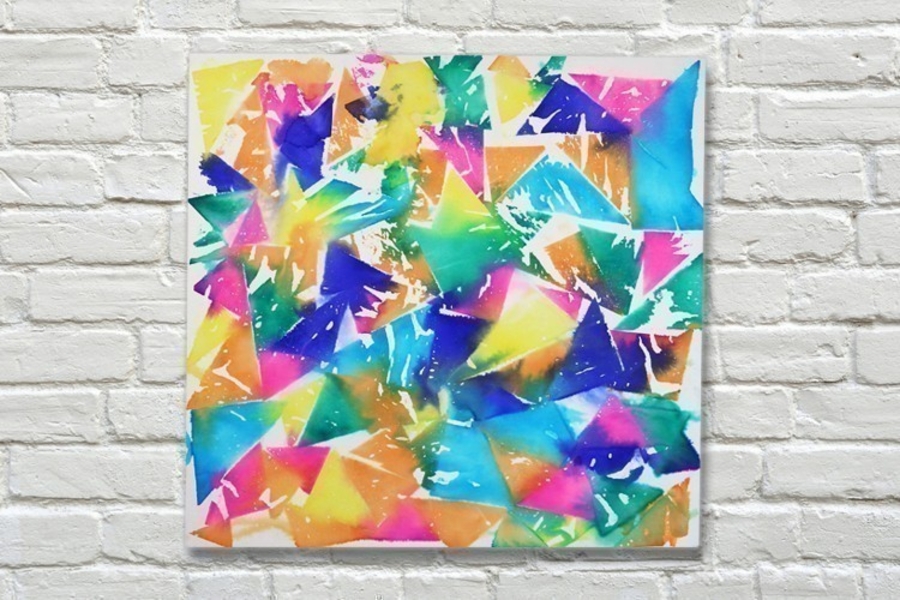 Tableau avec du papier de soie mouillé