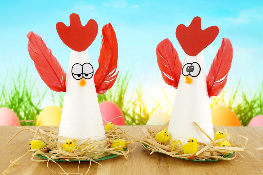 Poule de Pâques avec ses petits